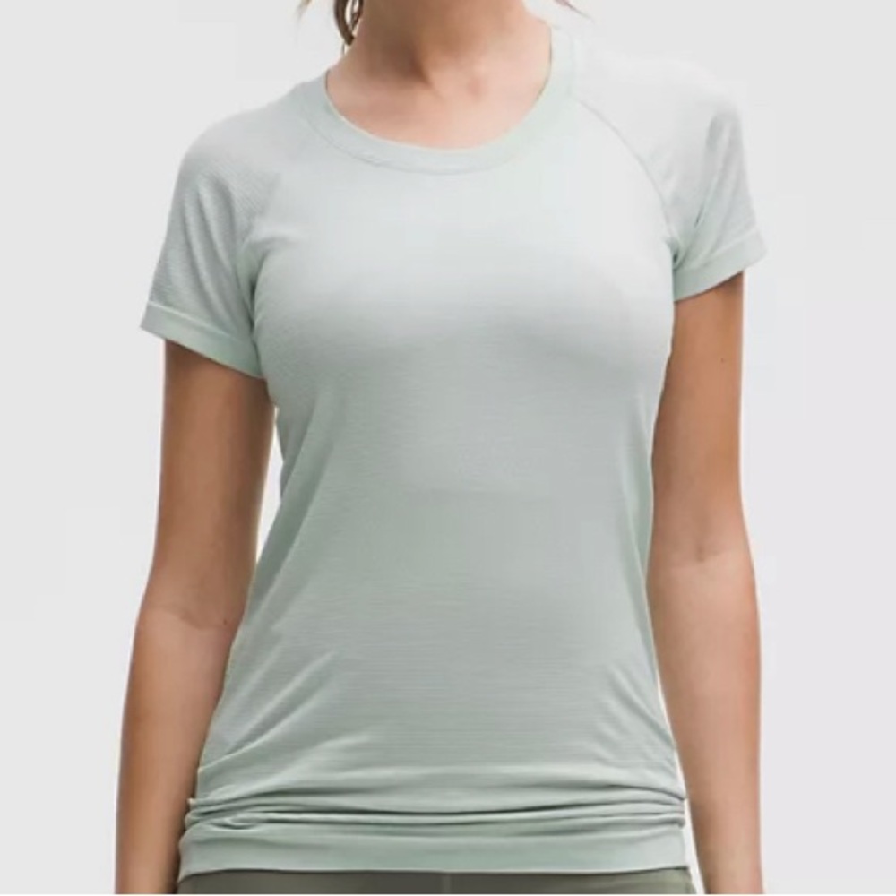 Swiftly Tech Short-Sleeve Shirt 2.0 Hip Length